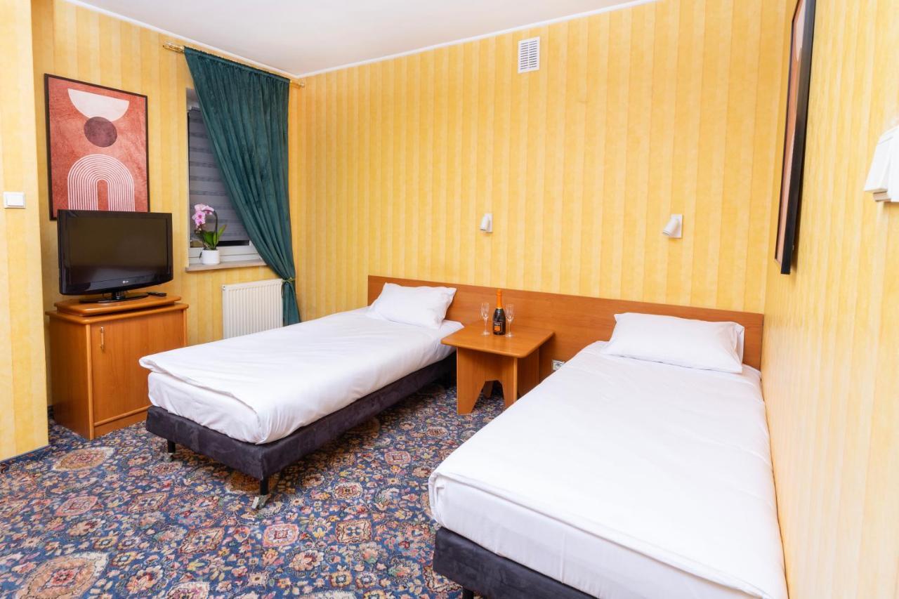 Hotel Victory Home 华沙 外观 照片