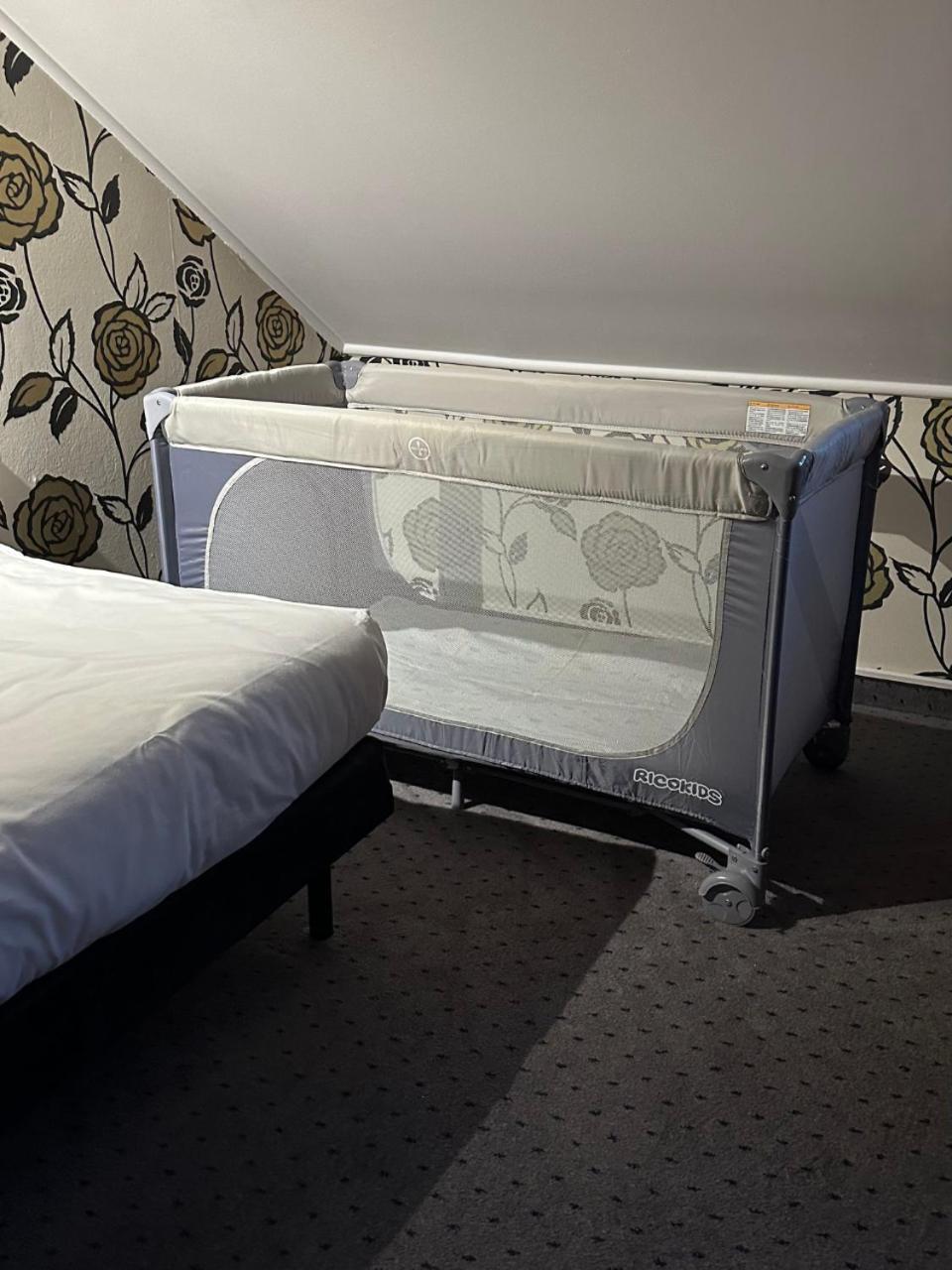 Hotel Victory Home 华沙 外观 照片